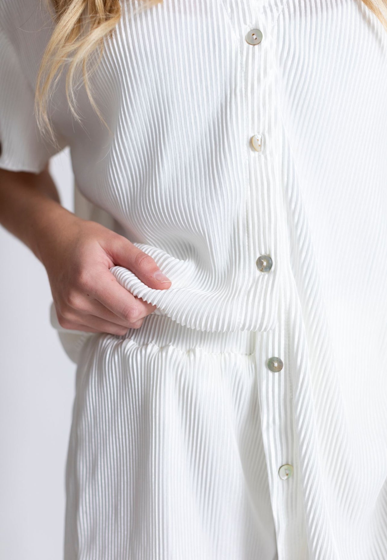 Waverles Pleated Short Set in Dove