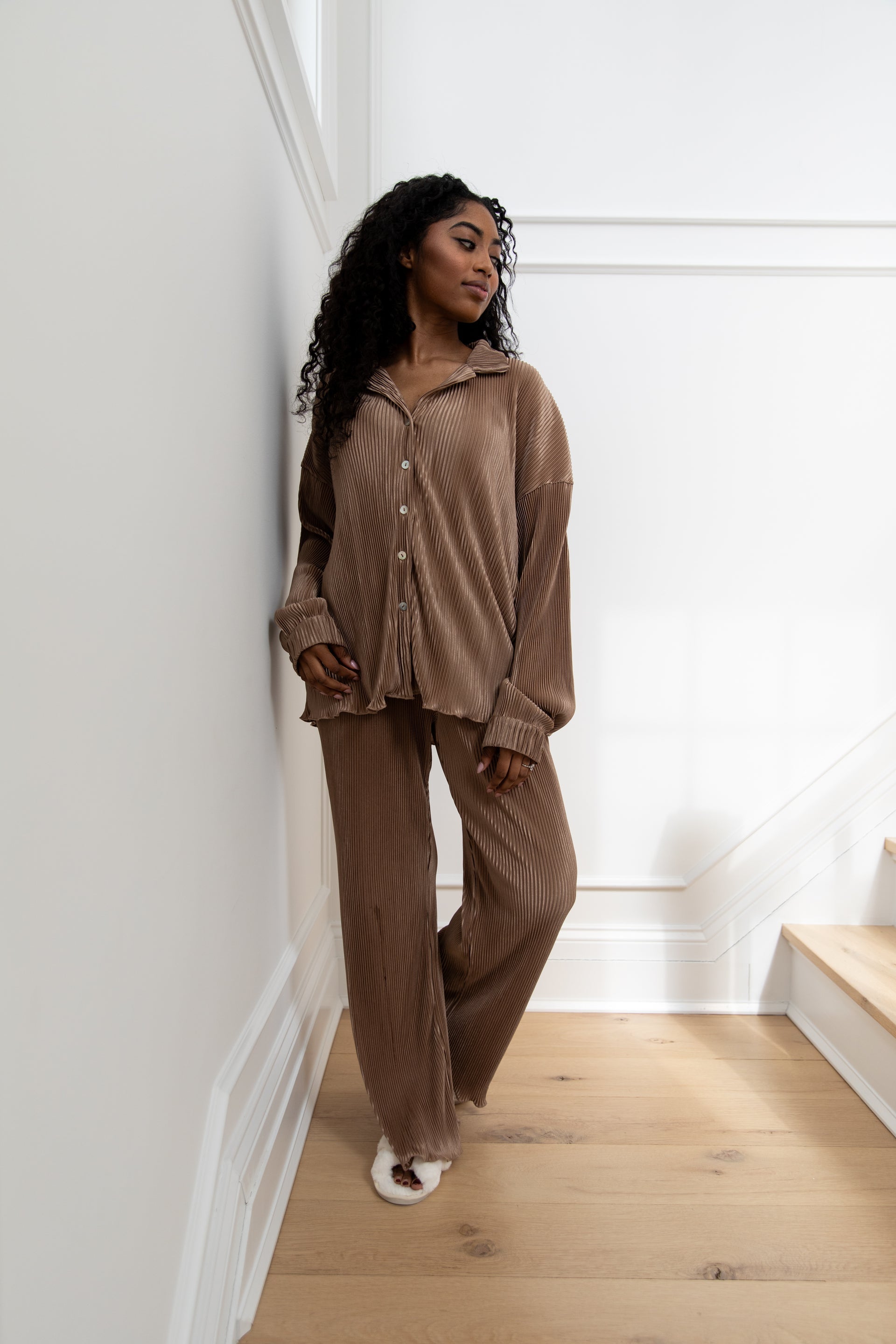 Waverles Pleated Pant Set in Mocha Mousse