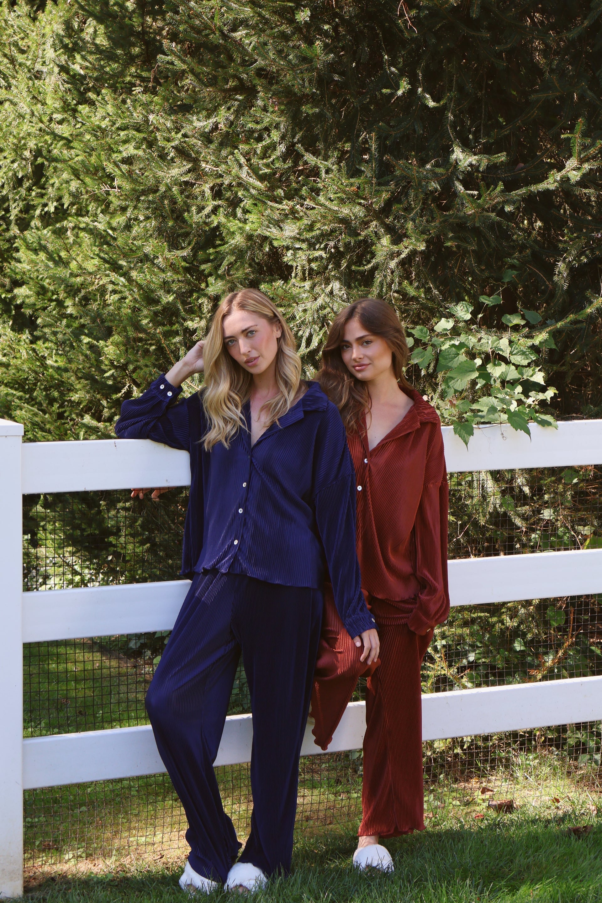 Waverles Pleated Pant Set in Navy